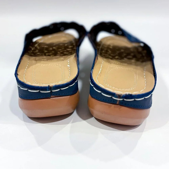 Beige sandals with navy floral  lace - Picture 7 of 8